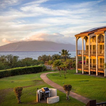 Aston Maui Hill Aparthotel Уайлеа Екстериор снимка
