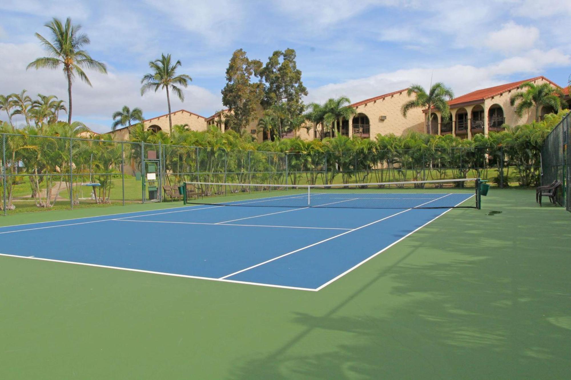 Aston Maui Hill Aparthotel Уайлеа Екстериор снимка