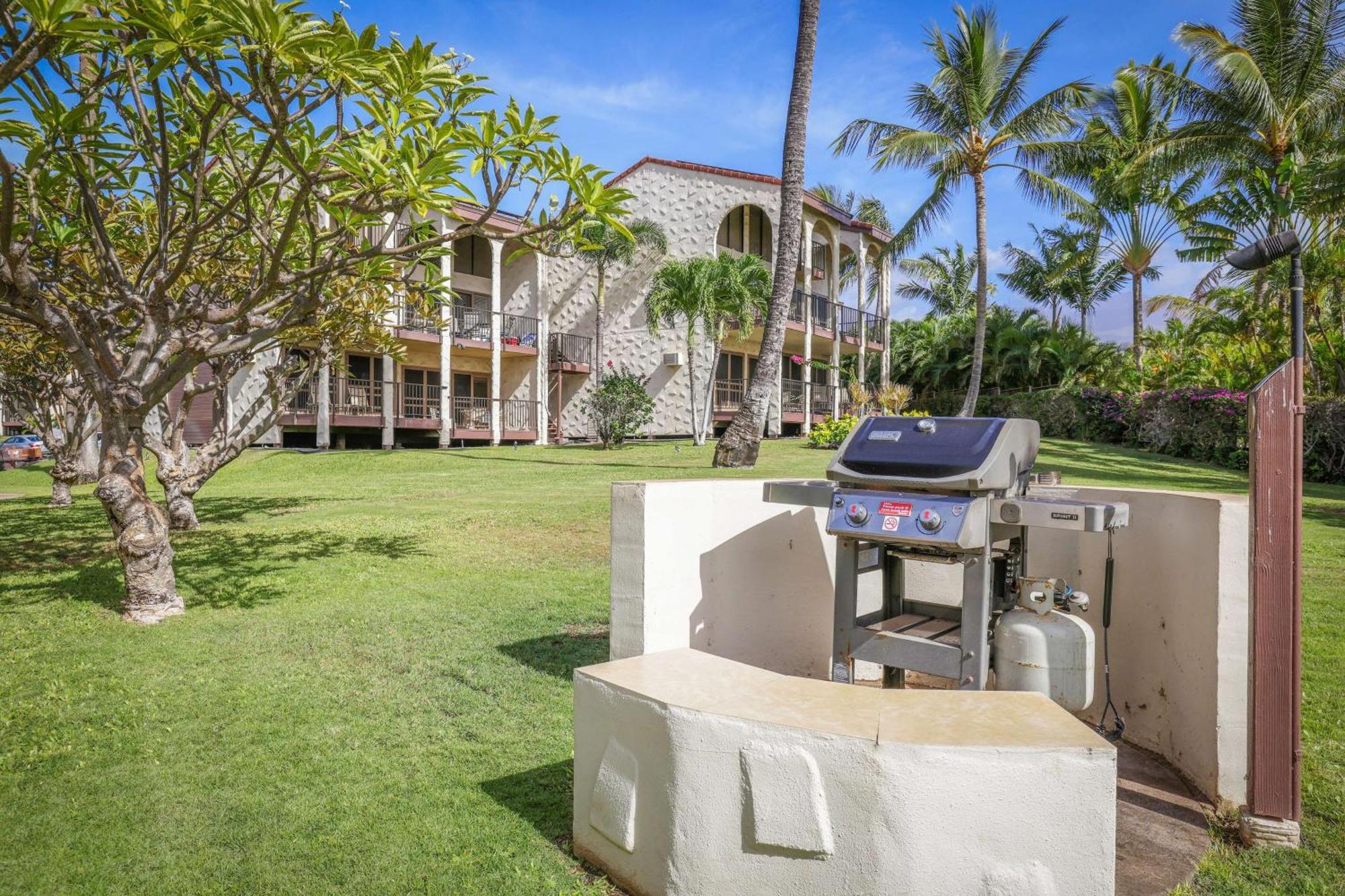 Aston Maui Hill Aparthotel Уайлеа Екстериор снимка