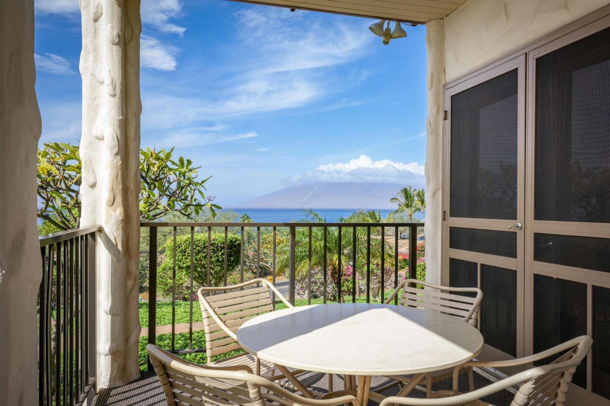 Aston Maui Hill Aparthotel Уайлеа Екстериор снимка