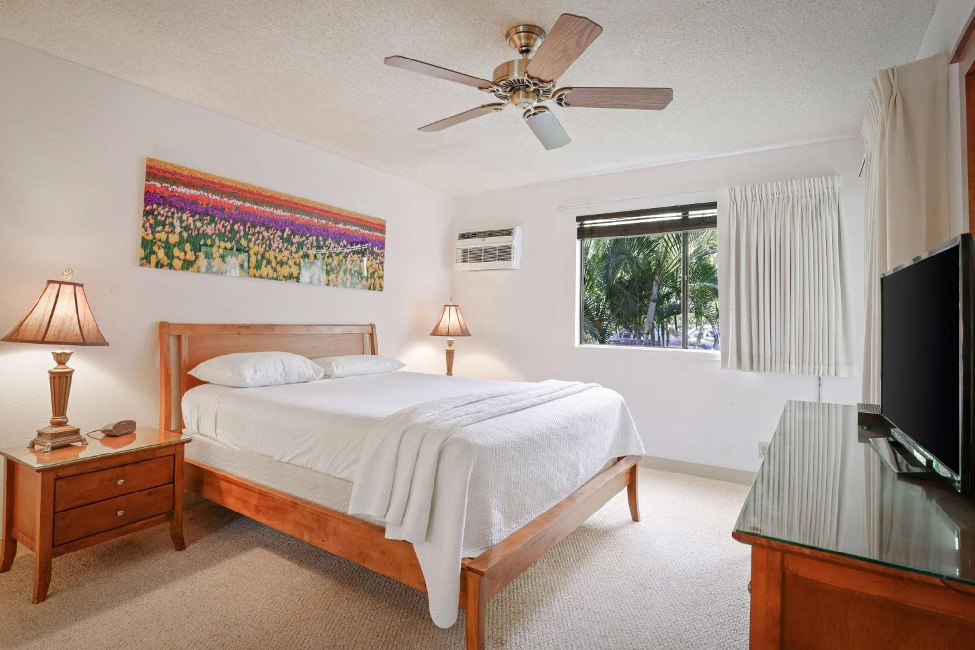 Aston Maui Hill Aparthotel Уайлеа Екстериор снимка