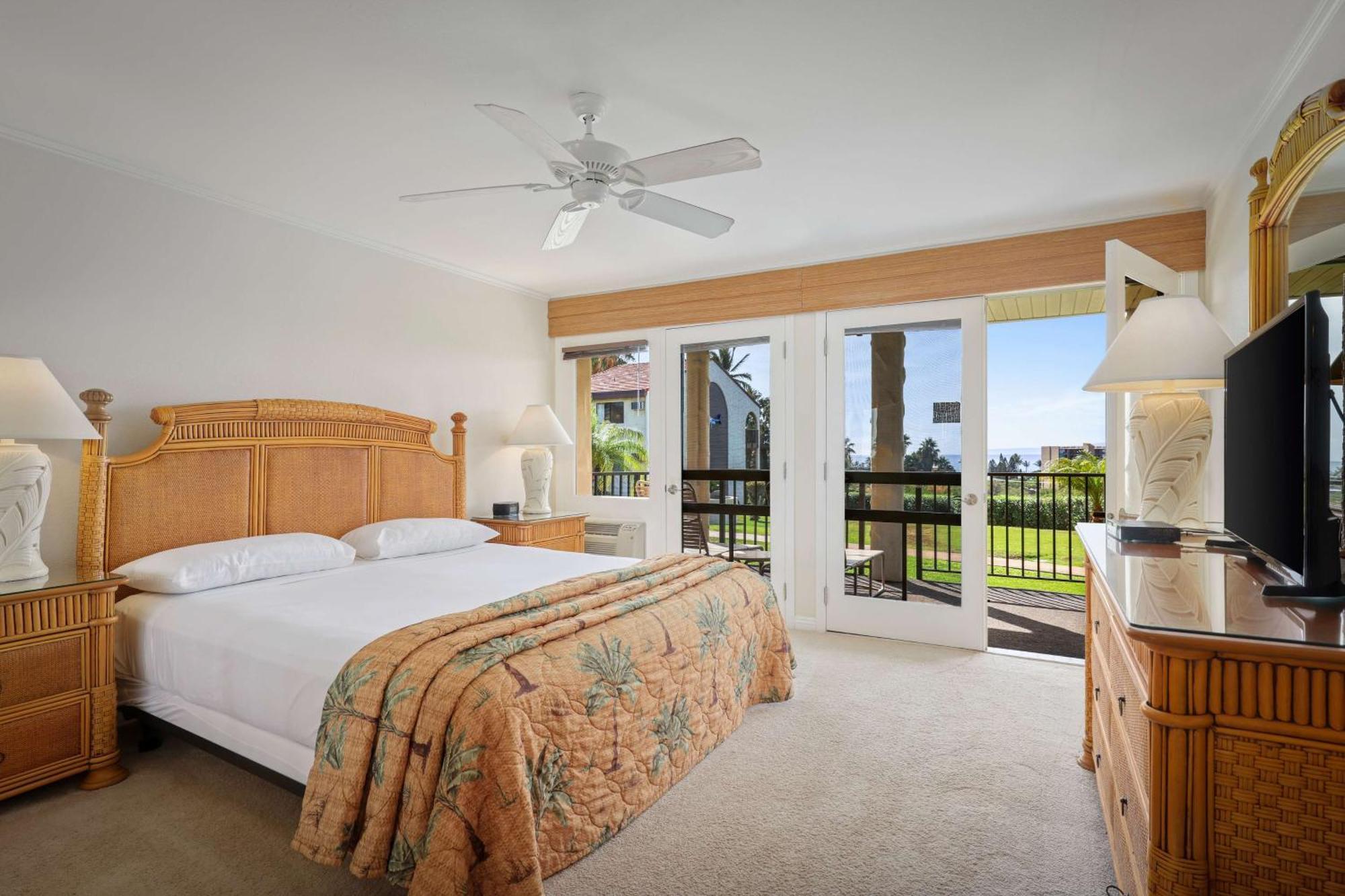 Aston Maui Hill Aparthotel Уайлеа Екстериор снимка