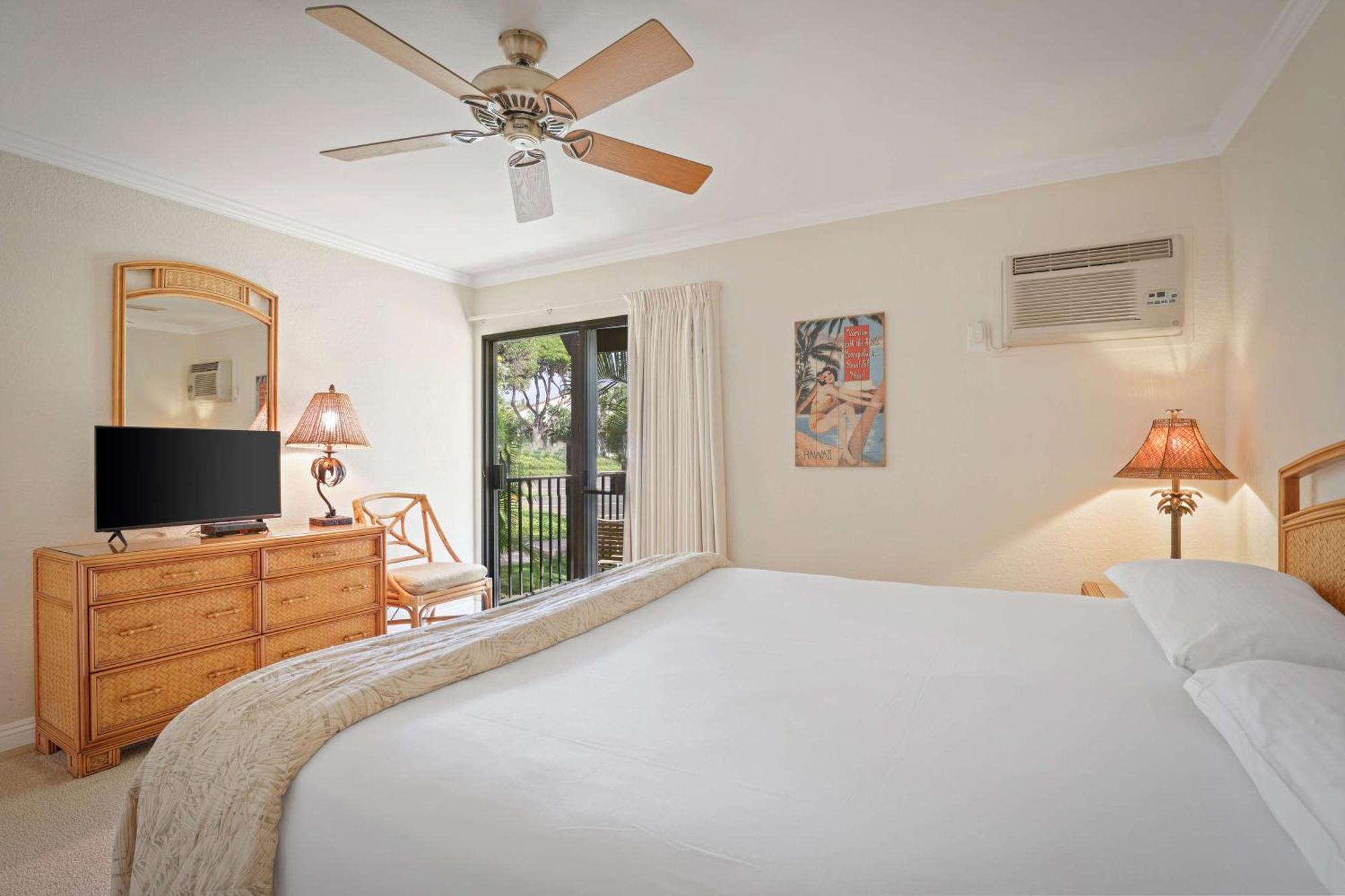 Aston Maui Hill Aparthotel Уайлеа Екстериор снимка